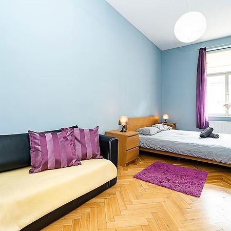 Cozy And Sunny Apartment In Uptown Prague Exterior photo